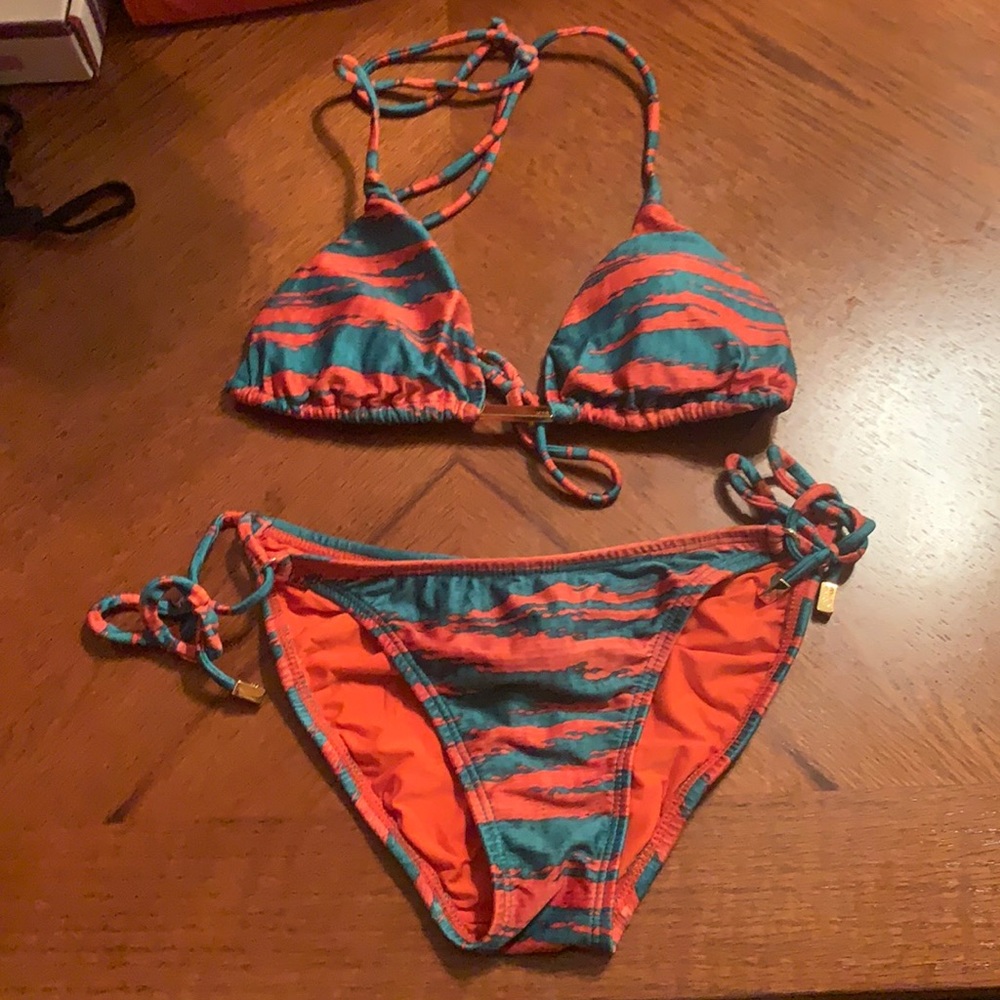 VIX Side tie bikini bottom and top.